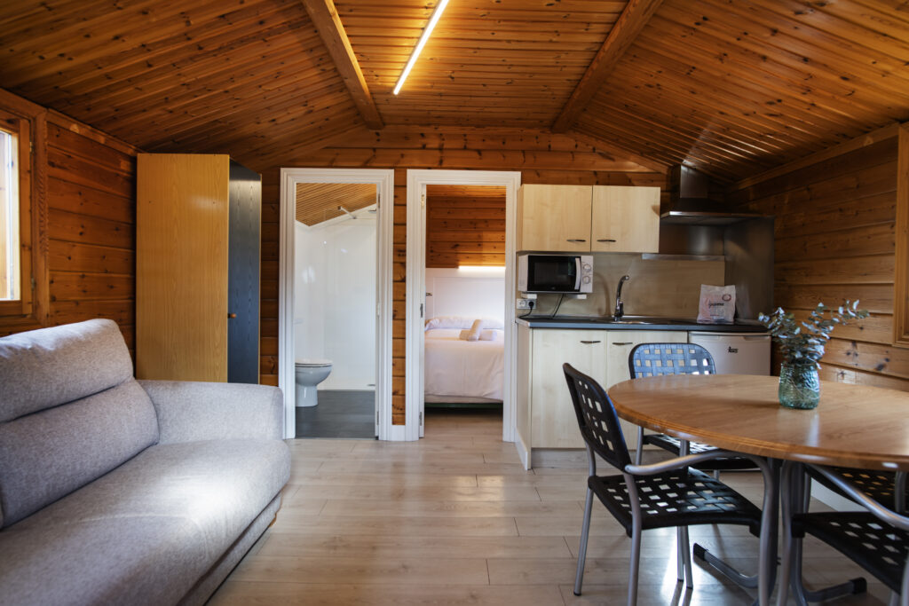 lake adventure eenoudervakantie spaanse pyreneeën accommodatie