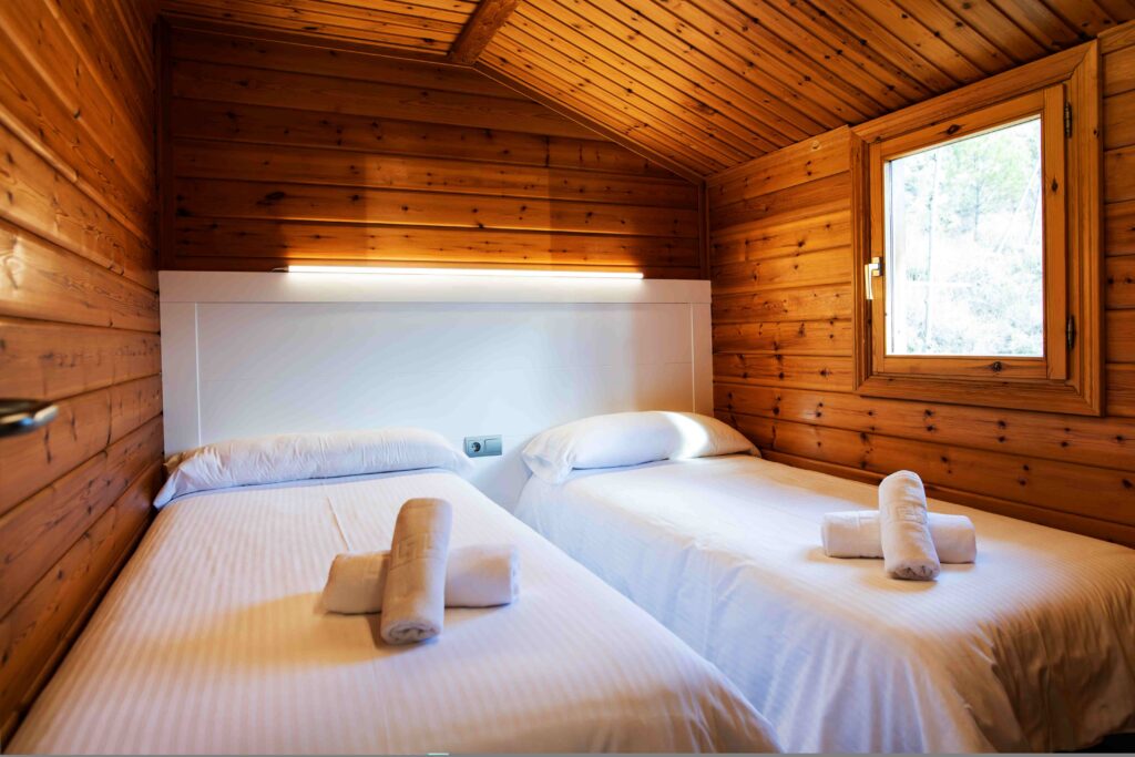 lake adventure eenoudervakantie spaanse pyreneeën accommodatie