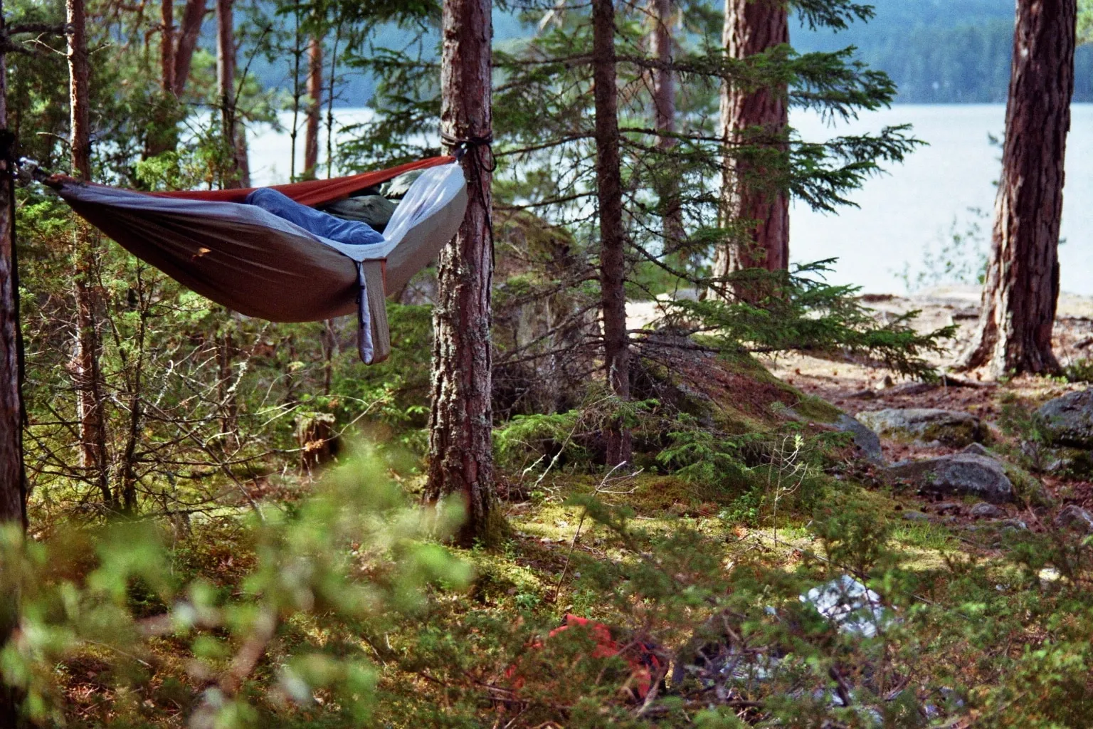 bushcraft en kanotrekking voor singles in zweden